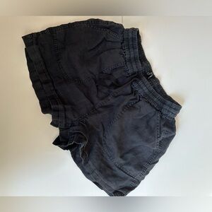 Quince women’s organic linen shorts black medium